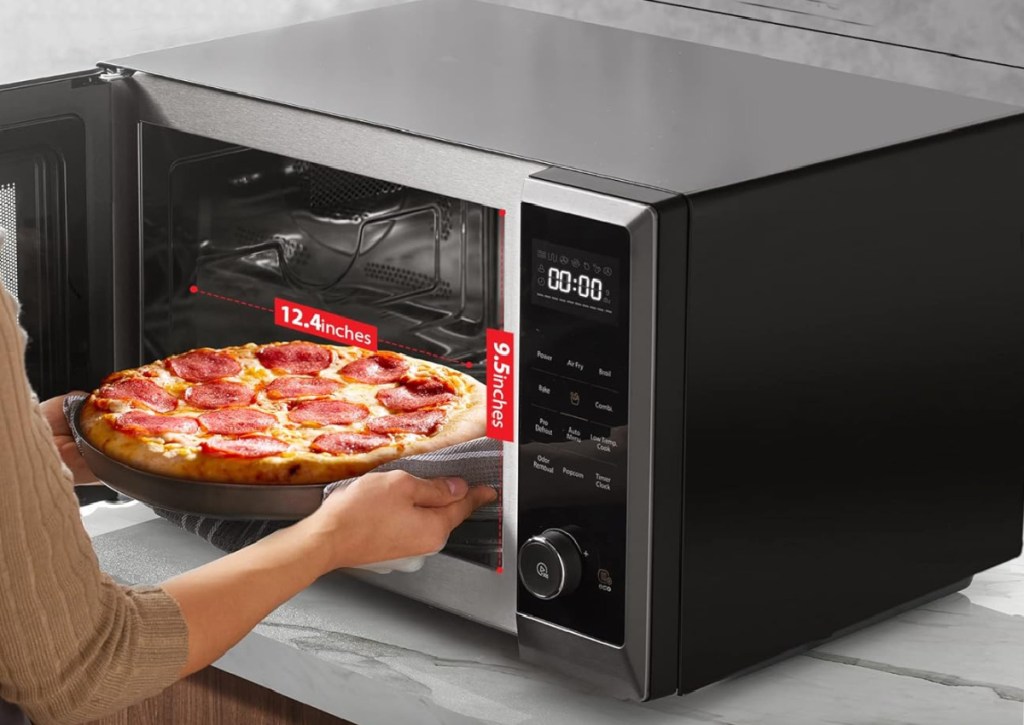 putting pizza in air fryer microwave