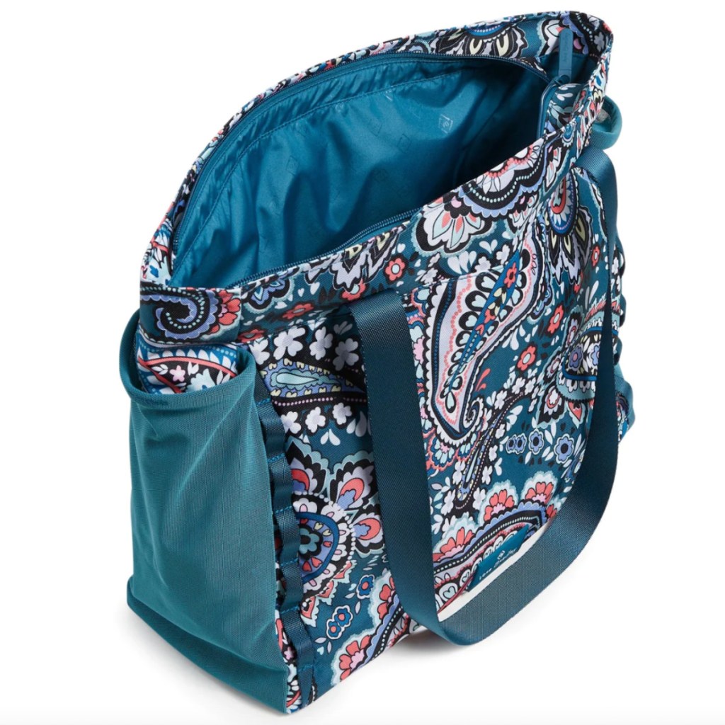 Money Saver: Huge clearance sale going on right now at the Vera Bradley  Outlet online