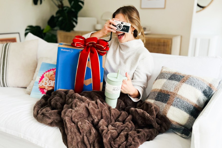 Walmart December Deals : HOT BUYS on Last Minute Gifts ($10 Pajamas, $5 Blankets & More)