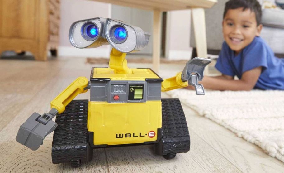 a wall e RC toy stock imag4e