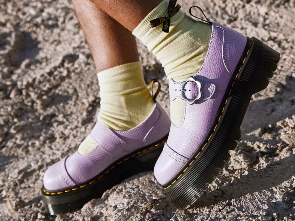 Dr.-Martens-Womens-Addina-Flower-Buckle-Leather-Platform-Shoes خصم 30% على أحذية وأحذية دكتور مارتنز