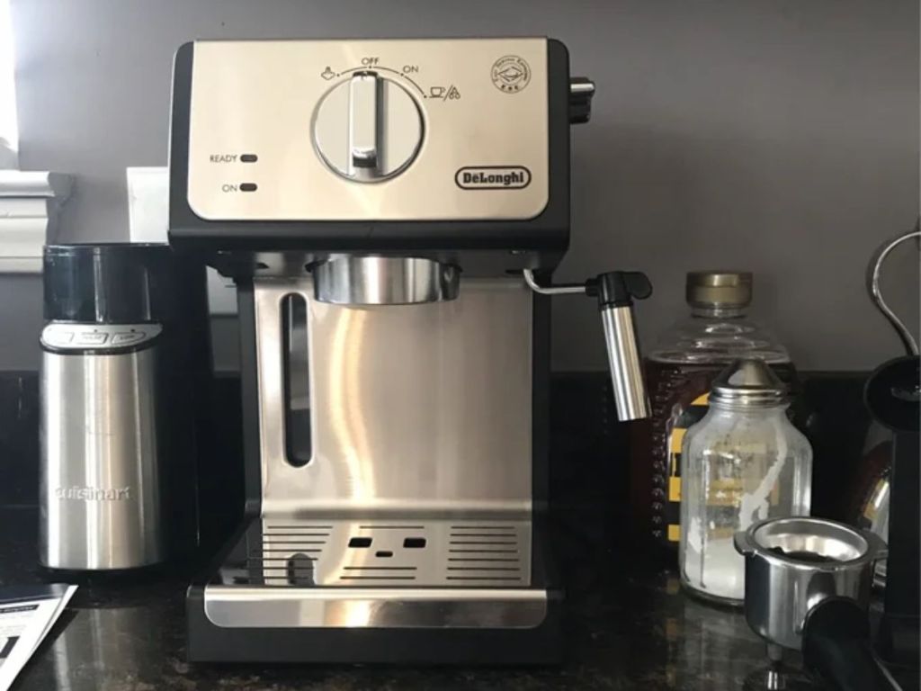 De'Longhi 15 Bar Espresso and Cappuccino Machine with Frother on counter