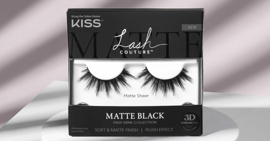 black box of KISS false eyelashes