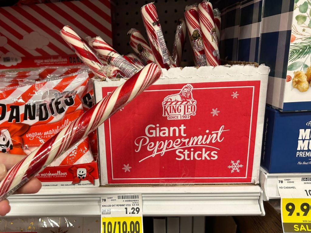 Gilliam Peppermint Holiday Candy Straws, 8 ct / 6.4 oz - Kroger