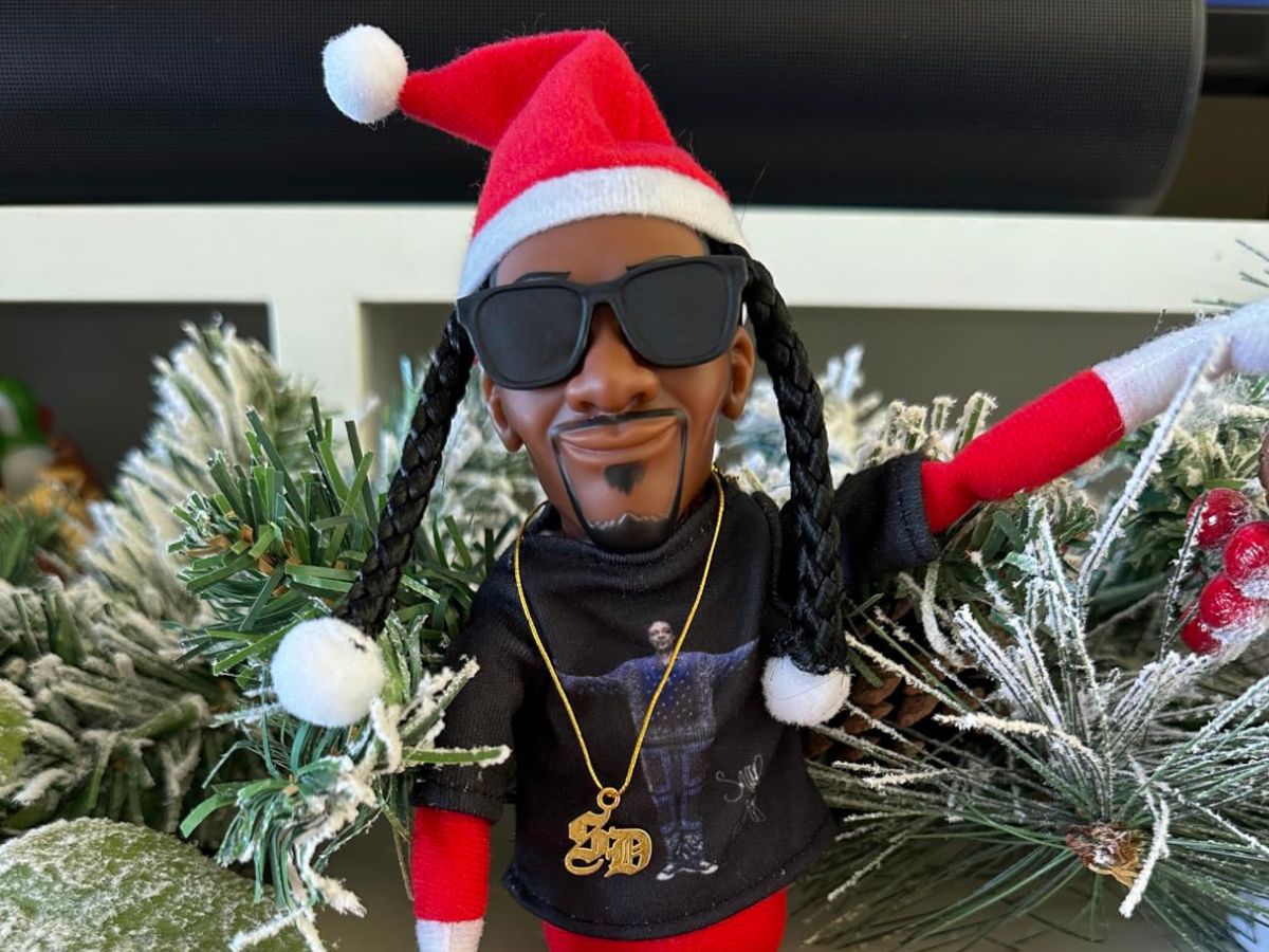 Ditch Elf on the Shelf for Posable Snoop on the Stoop Available at Walmart!