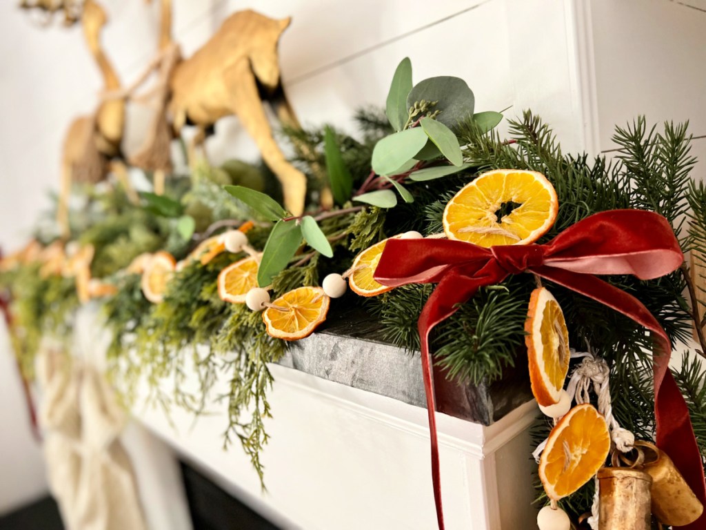 Christmas garland idea using dried oranges