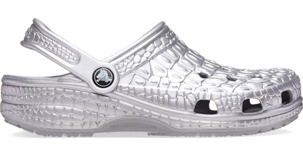 crocs-crocskin-silver خصم يصل إلى 65% على كروكس |  تتضمن ليزا فرانك وفيرا برادلي وأنماط أكثر شعبية