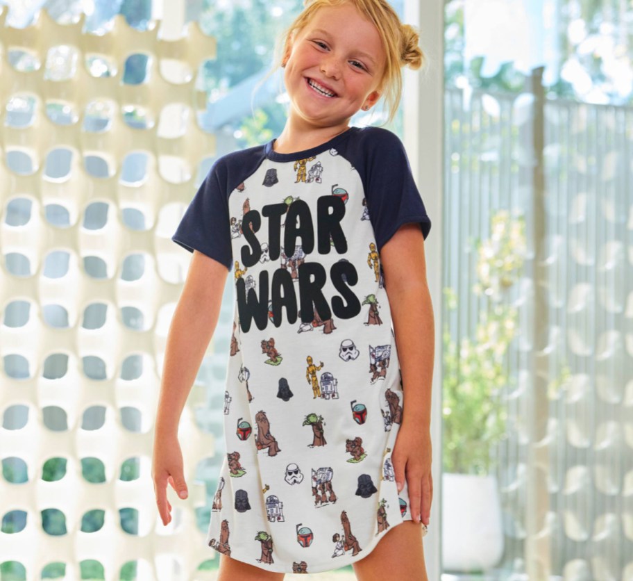 girl in star wars nightgown