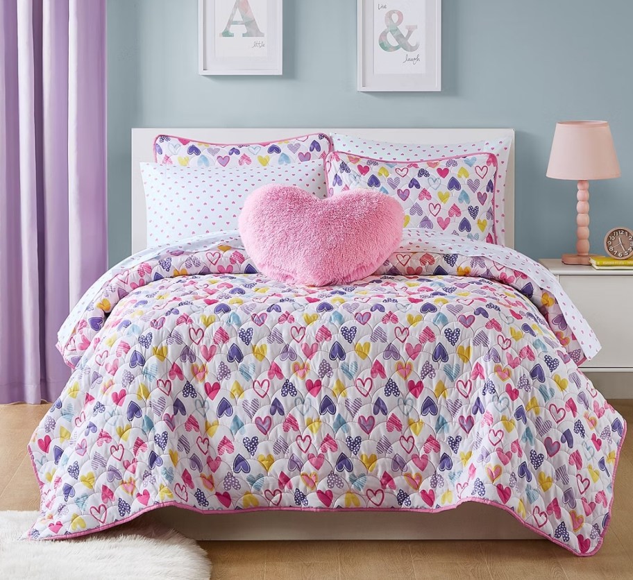 multi colored hearts quilt set