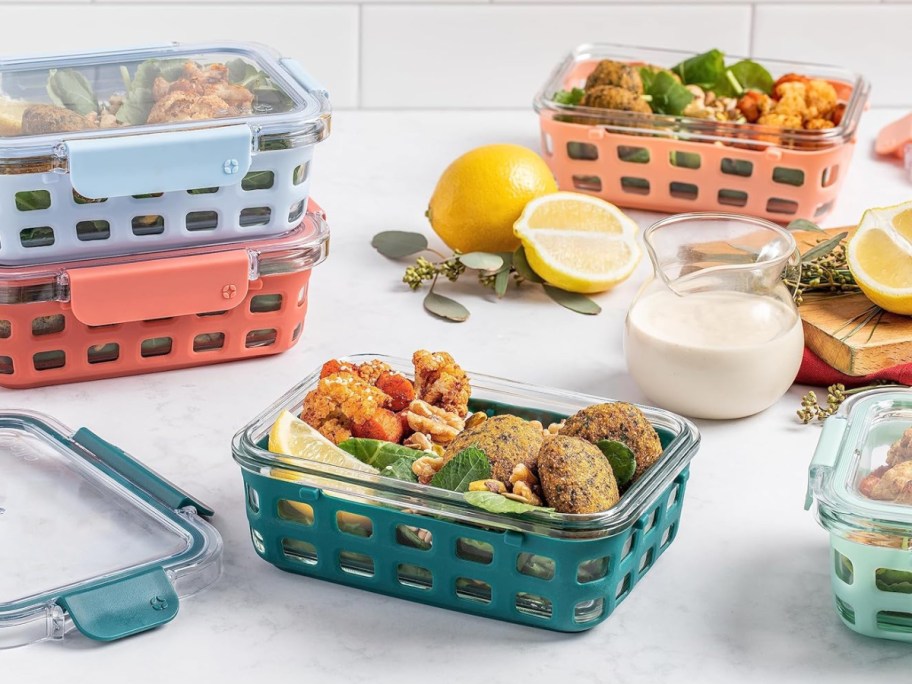 stock image of ELLO Duraglass 10 Piece Cup Meal Prep Set with food inside and lids