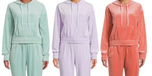This No Boundaries Velour 2-Piece Jogger Set is Only $13.98 at Walmart – Great for Teens!