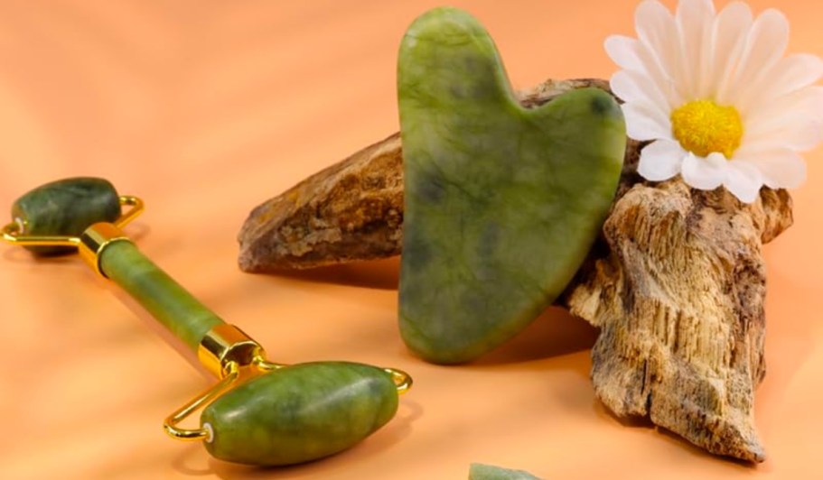 Facial Jade Roller + Gua Sha Set Only $4.49 on Amazon (Reg. $14)
