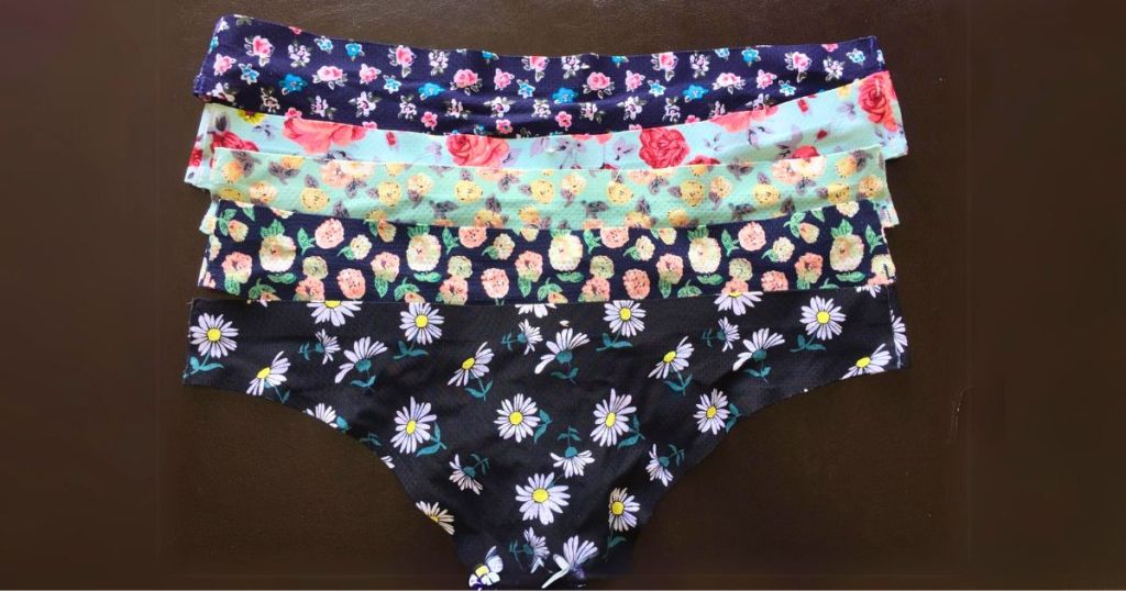 5 pairs of women's seamless thongs in floral prints