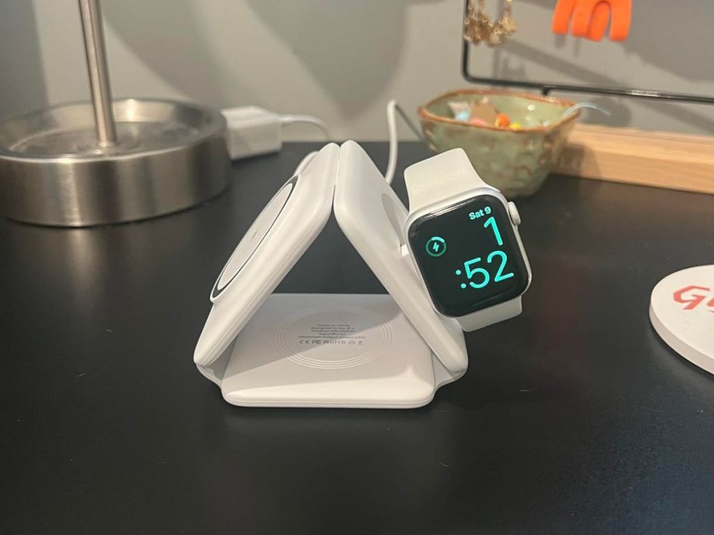 3 pad wireless charging dock folded into a triangle charging iwatch