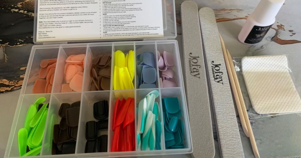 A Jofay Press on Nails Kit