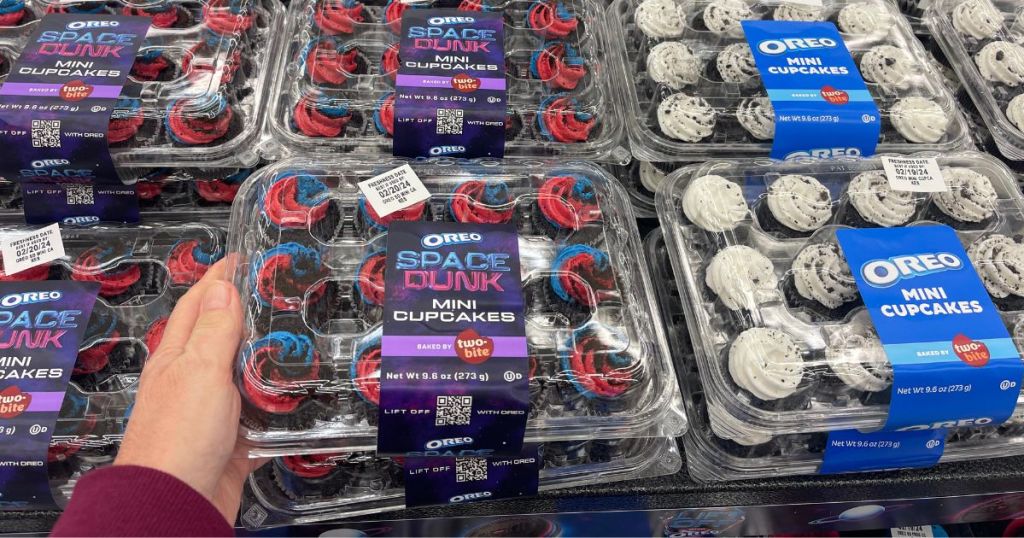 Oreo Space Dunk Mini Cupcakes