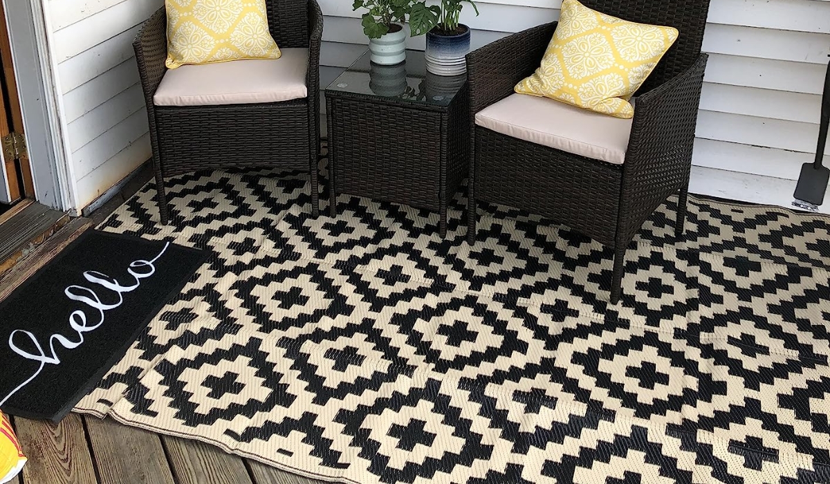 Large 5'x8' Outdoor Rugs ONLY 20.99 on Amazon Perfect for Patio Season! Hip2Save