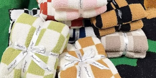 Super Soft Checkered Throw Blankets Just $23.79 on Amazon (Regularly $40) – Similar to Luxury Brand!