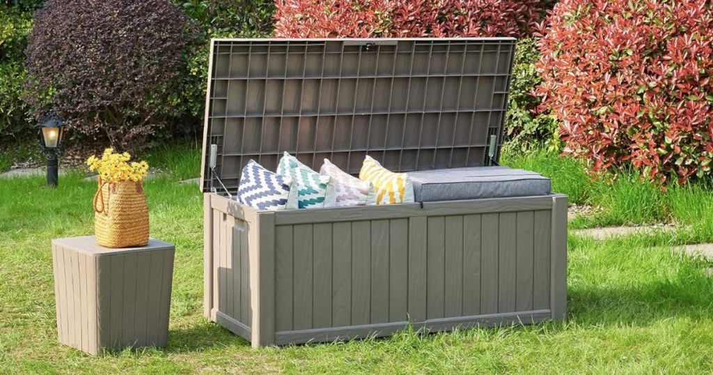 HUGE 120-Gallon Deck Storage Box w/ Lockable Lid ONLY 8.99 Shipped on Amazon