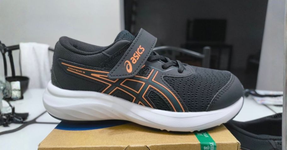 ASICS Kids Contend 9 on box in store