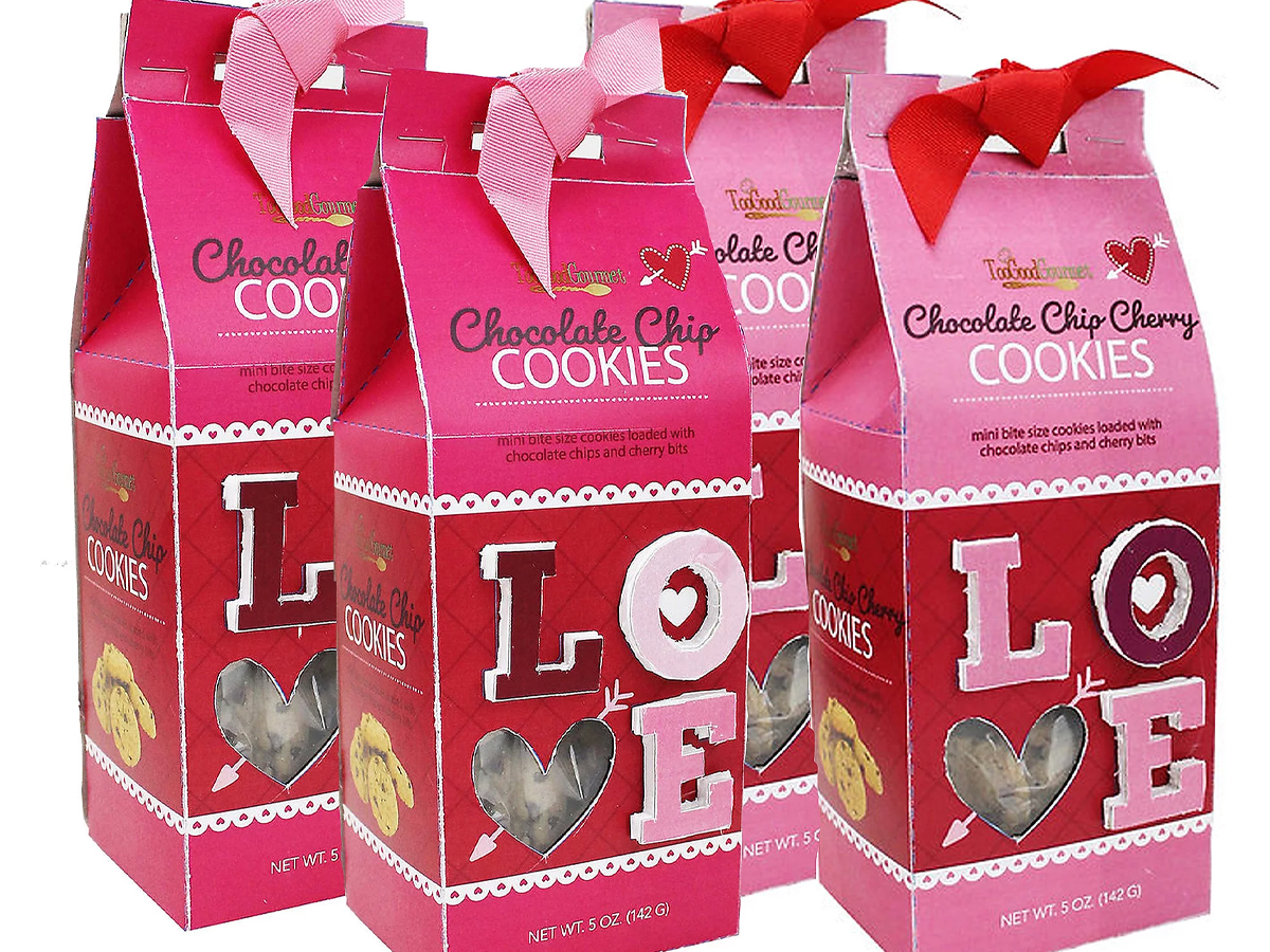 4 pink chocolate chip cookie gift boxes