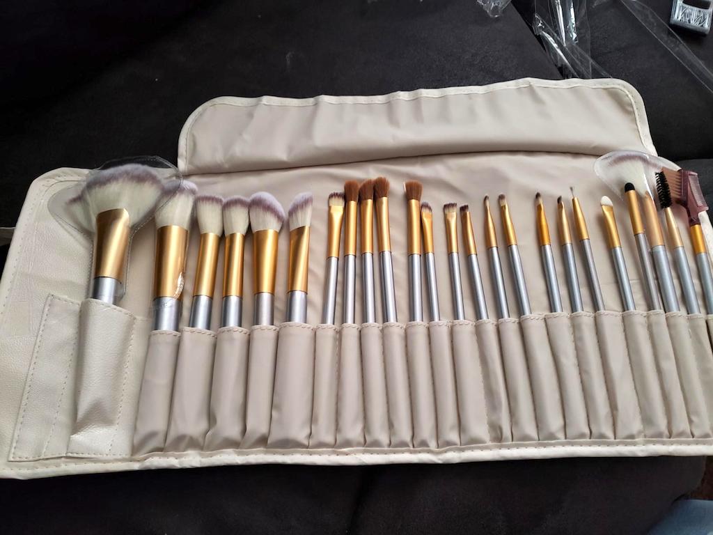 large makeup brush set 