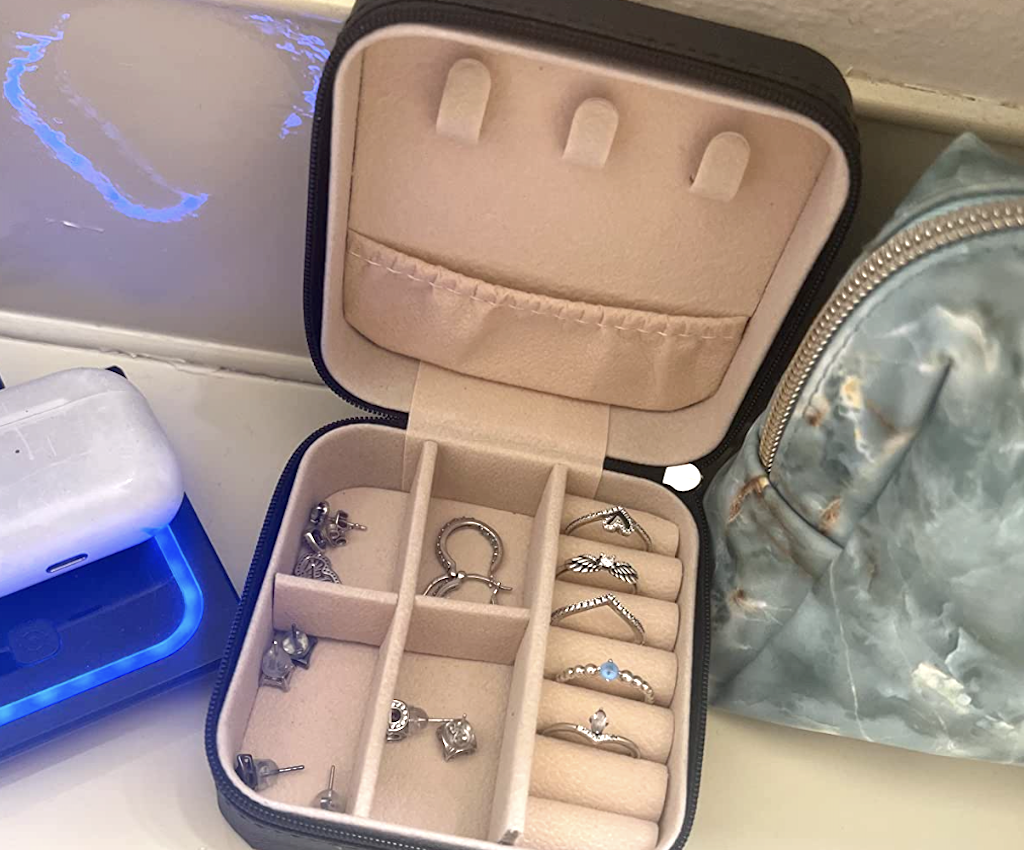 Jewelry Travel Case Only $3.99 Shipped with Amazon Prime!