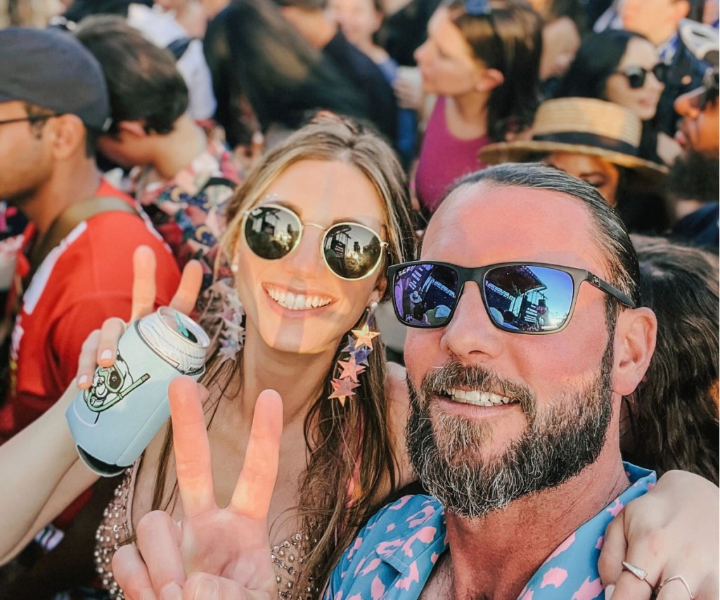 couple at music festival