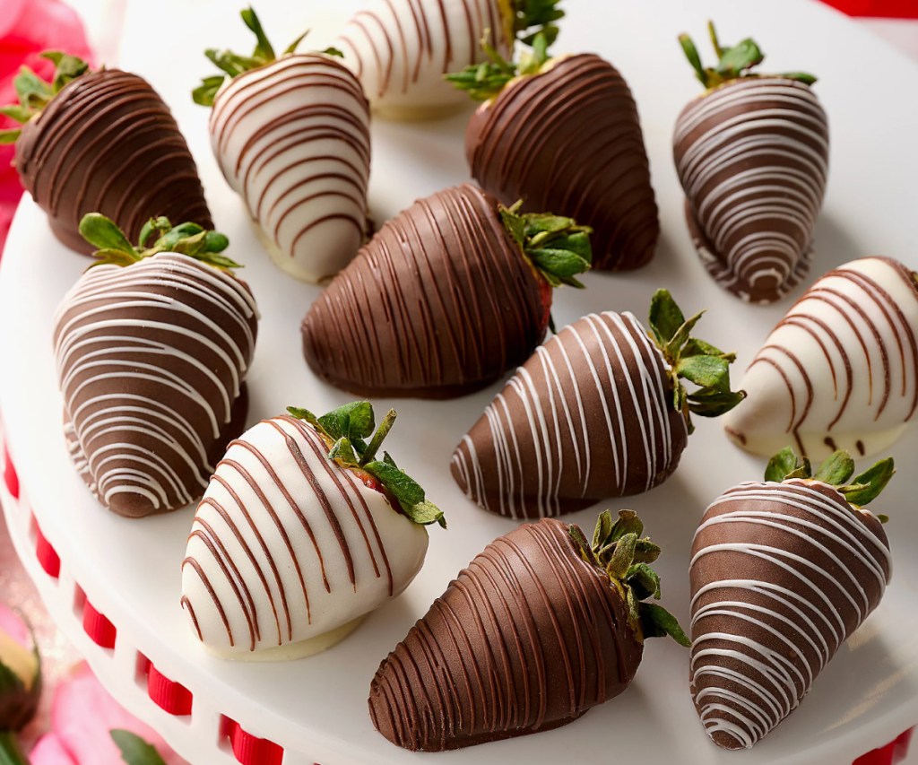 whitw and milk chocolate covered strawberries 