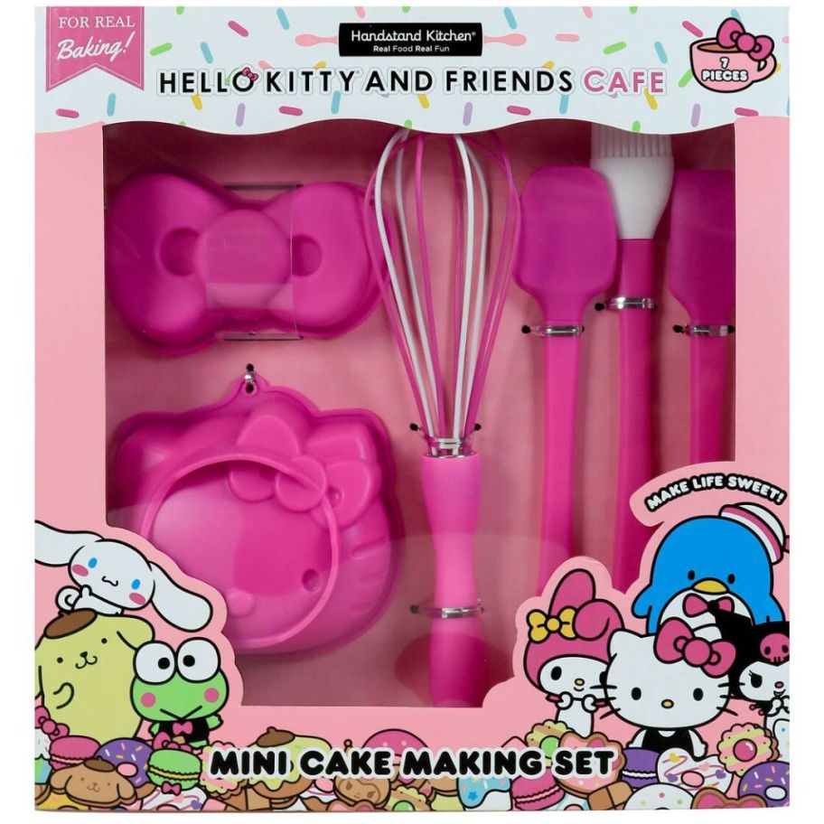 packaging with Hello Kitty baking set
