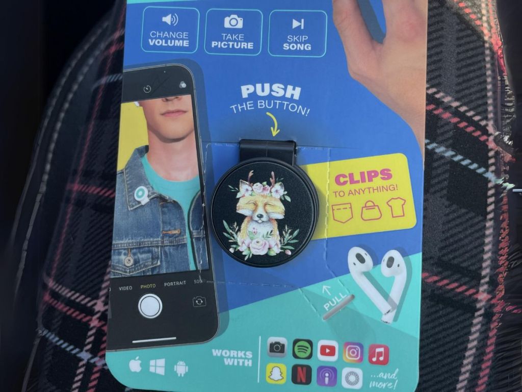 SNAP Clip SNAP CLIP - Universal Remote for Mobile Devices shown in packaging