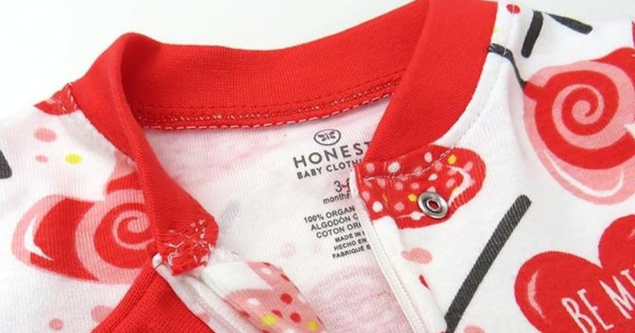 Honest Baby Tagless Tag inside of a sleep & play