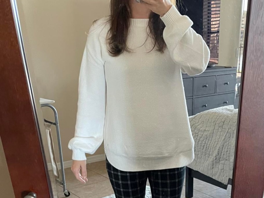 woman wearing MEROKEETY Crew Neck Balloon-Sleeve Sweater