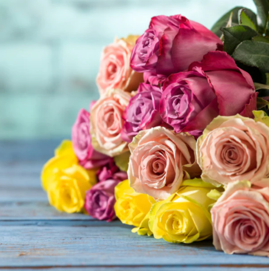 long-stemmed roses from Rose Farmers, one store that offers affordable Mother's Day bouquets and floral delivery