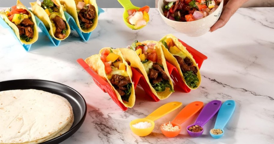 plastic taco holder set with measuring spoons