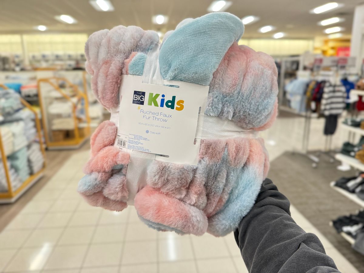 Kohl’s The Big One Kids Throw Blankets from $10.49 + NEW Ruched Faux Fur Throws!