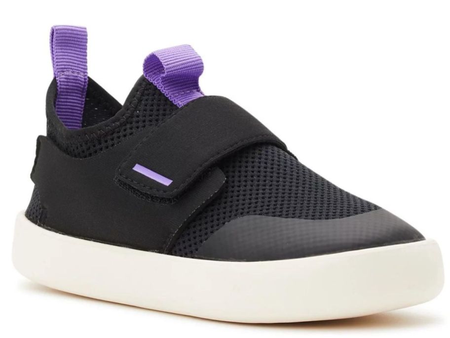 A Wonder Nation Toddler Kids Adaptive Low Top Athletic Sneaker in black and purple