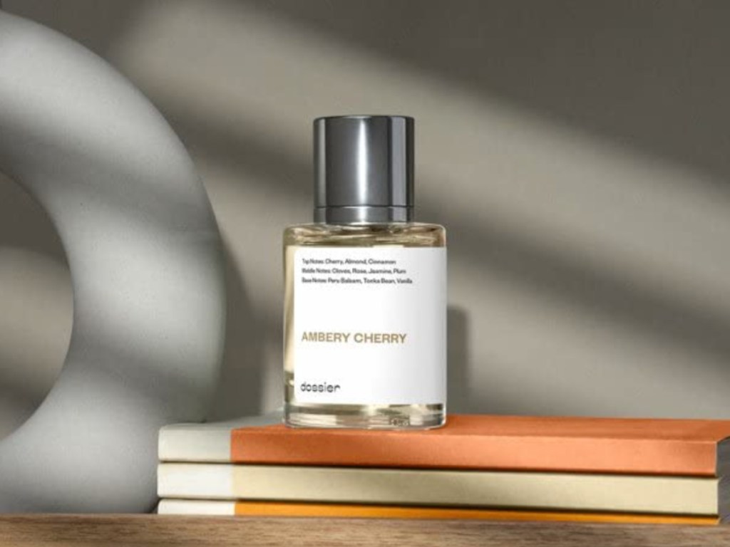 dossier perfume in shadow