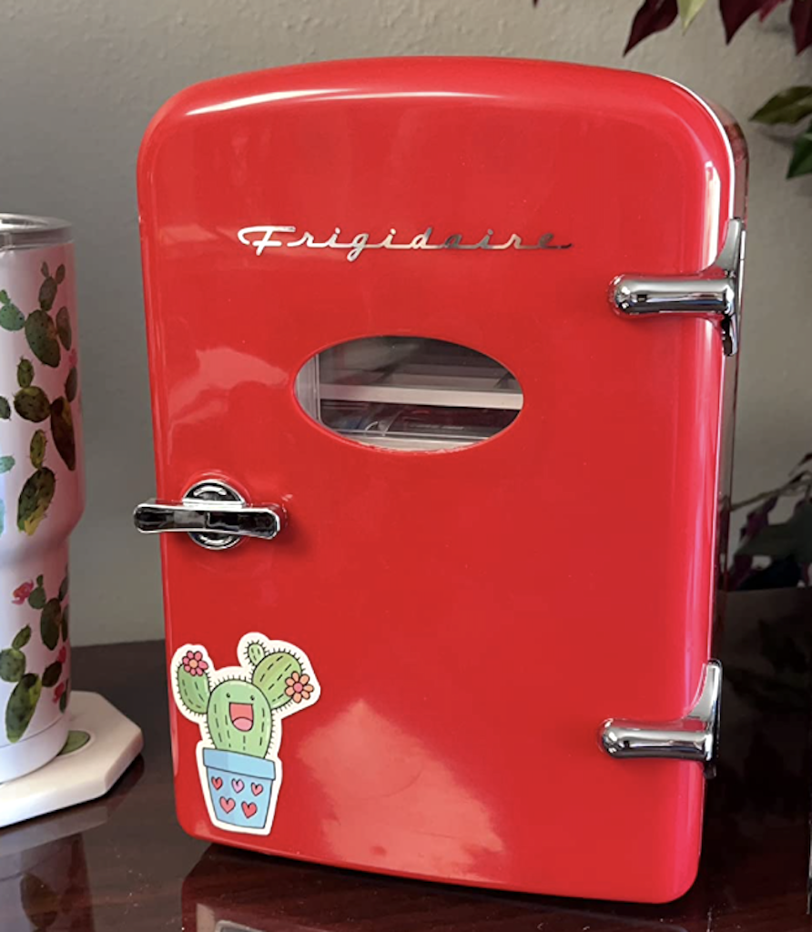 Frigidaire Retro Mini Fridge in red 