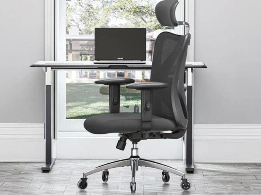 black office chair near desk 