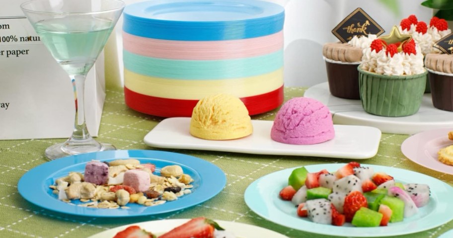 6.25inch Plastic Dessert Plates 100-Pack 