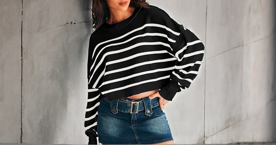 Oversized Striped Cropped Women's Sweater 