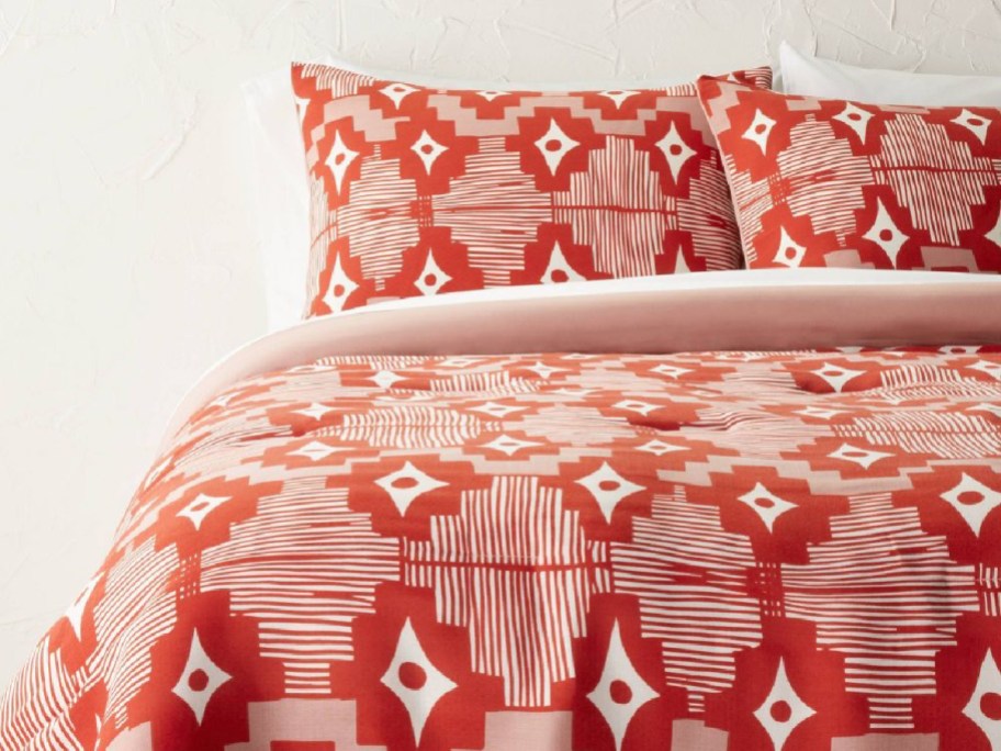 Stock image of three piece bedding set with pattern