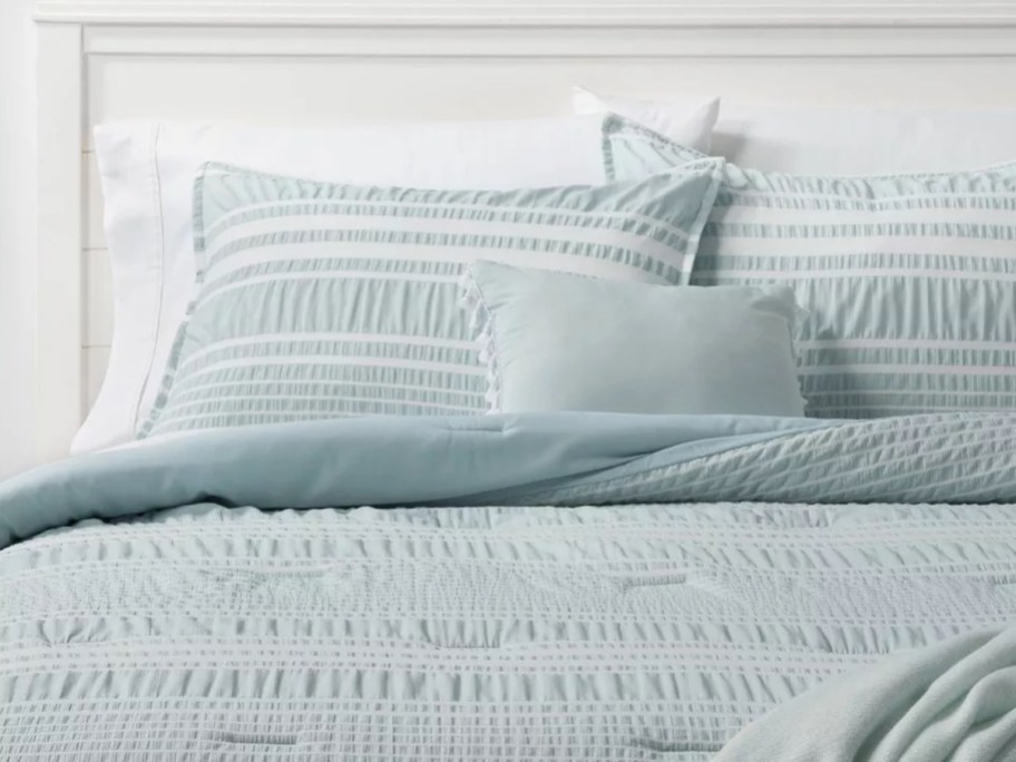 Threshold Seersucker Stripe 5-Piece Comforter Set in Full/Queen