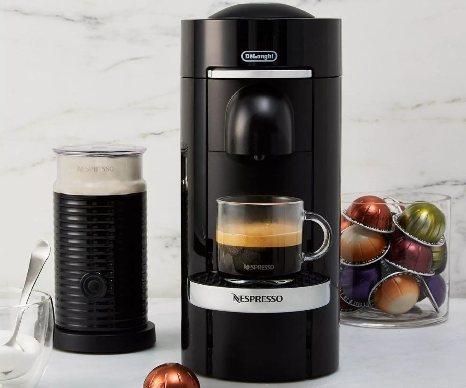 A VertuoPlus Deluxe by De'Longhi 