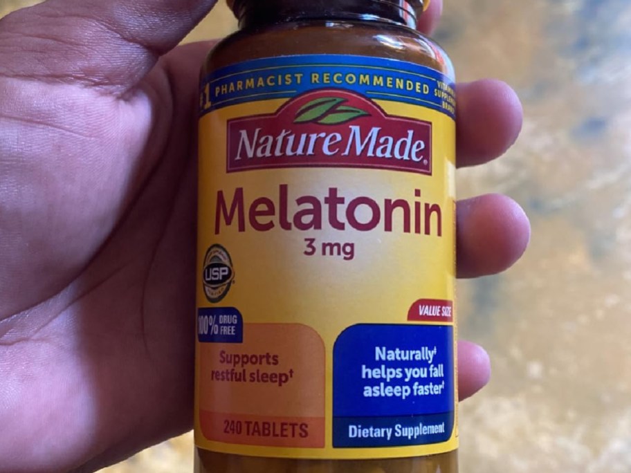 hand-holding-nature-made-melatonin-120-count