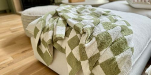 Checkered Throw Blanket Only $16 Shipped for Amazon Prime Members (Feels Like Barefoot Dreams!)