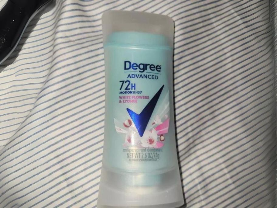 Degree Advanced Protection Antiperspirant Deodorant White Flowers & Lychee 2.6oz on sheet