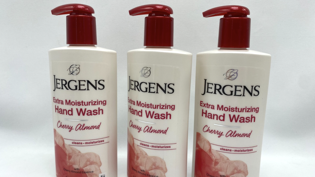 Jergens Extra Moisturizing Hand Soap 3 Pack Just 447 On Amazon Regularly 10 Hip2save 0502