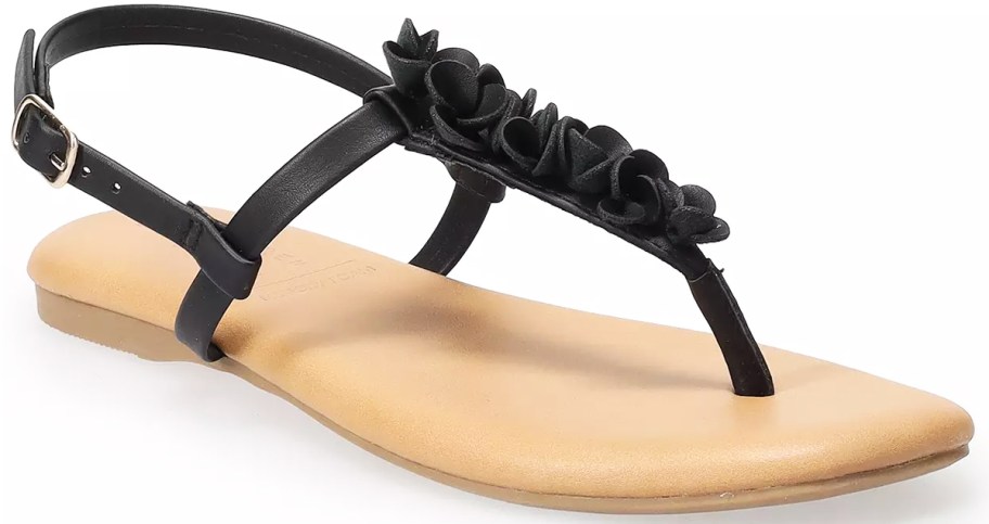 LC-Lauren-Conrad-Thala-Womens-Flower-T-Strap-Sandals صنادل لورين كونراد فقط 6 دولارات على Kohls.com (15 دولارًا عاديًا)